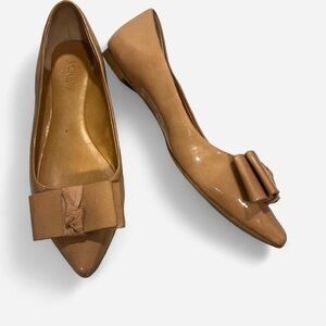 Elegant J. Crew Tan Flats with Bow Accent